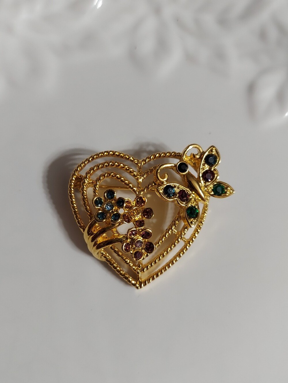 L&J Textured Rope Gold Tone/3-D Faceted Cut Crystal Heart w/ Butterfly & Flowers